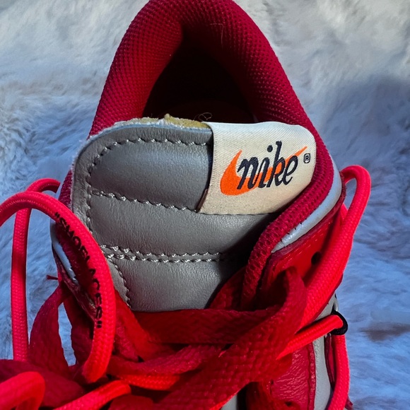Nike 2019
Off-White x Dunk Low 'University Red' - Picture 6 of 10